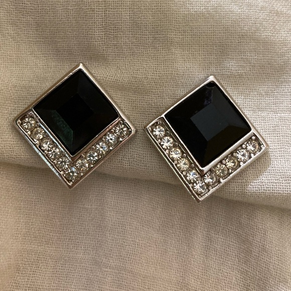 Trifari Jewelry - Trifari Vintage Clip on Earrings with Black &‎ Clear Stones
